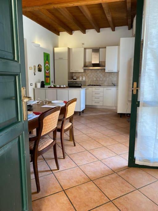La Casa Nel Borgo Διαμέρισμα Angera Εξωτερικό φωτογραφία