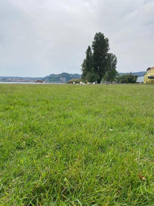 La Casa Nel Borgo Διαμέρισμα Angera Εξωτερικό φωτογραφία